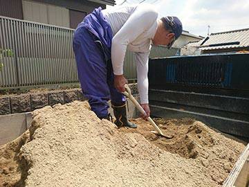 庭砂利投げ入れの画像その1